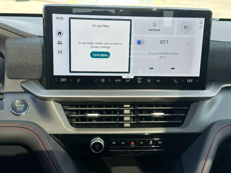 Ford Explorer Vehicle Full-screen Gallery Image 10