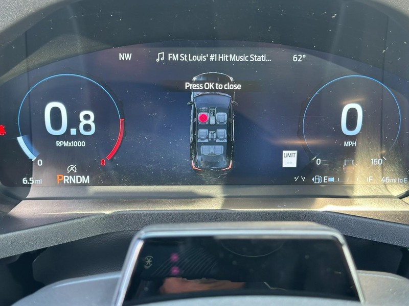 Ford Explorer Vehicle Full-screen Gallery Image 17