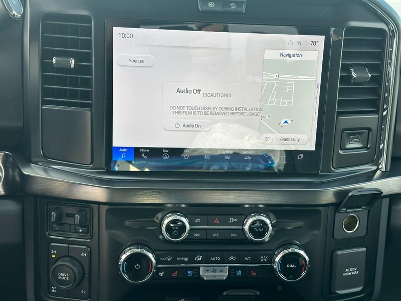 Ford Super Duty F-250 SRW Vehicle Full-screen Gallery Image 7