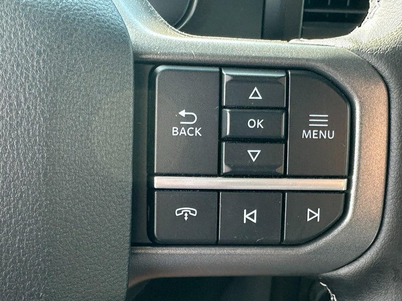 Ford Super Duty F-250 SRW Vehicle Full-screen Gallery Image 13