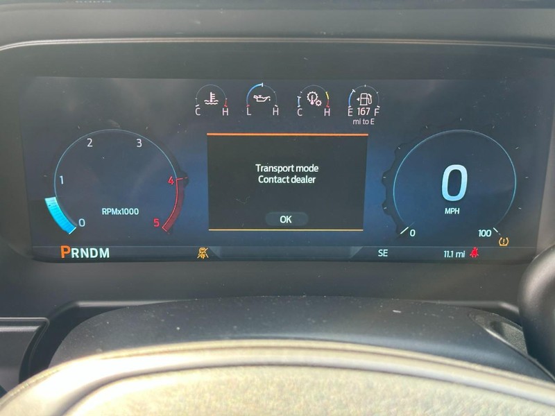 Ford Super Duty F-250 SRW Vehicle Full-screen Gallery Image 14