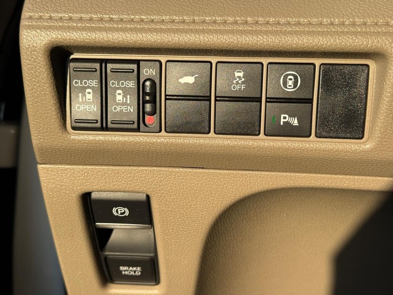 Honda Odyssey Vehicle Full-screen Gallery Image 25