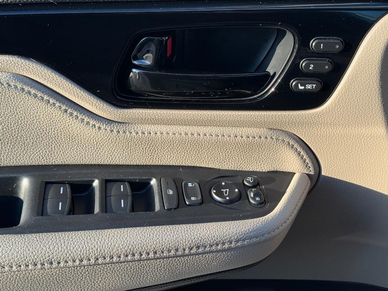 Honda Odyssey Vehicle Full-screen Gallery Image 26