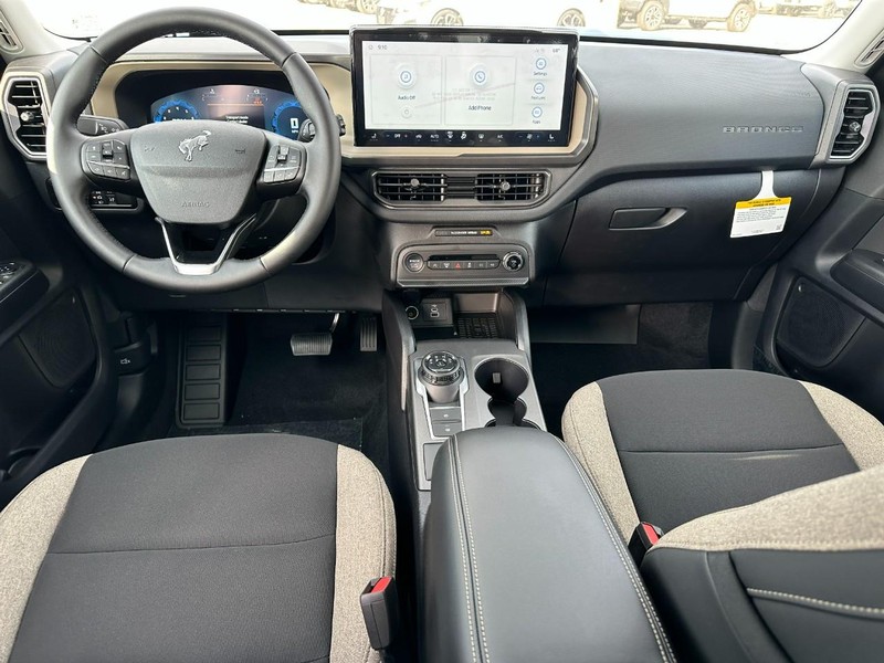 Ford Bronco Sport Vehicle Full-screen Gallery Image 5