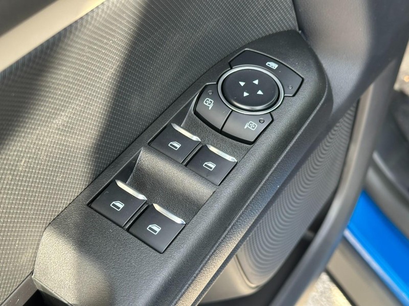 Ford Bronco Sport Vehicle Full-screen Gallery Image 9