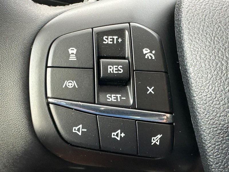 Ford Bronco Sport Vehicle Full-screen Gallery Image 11