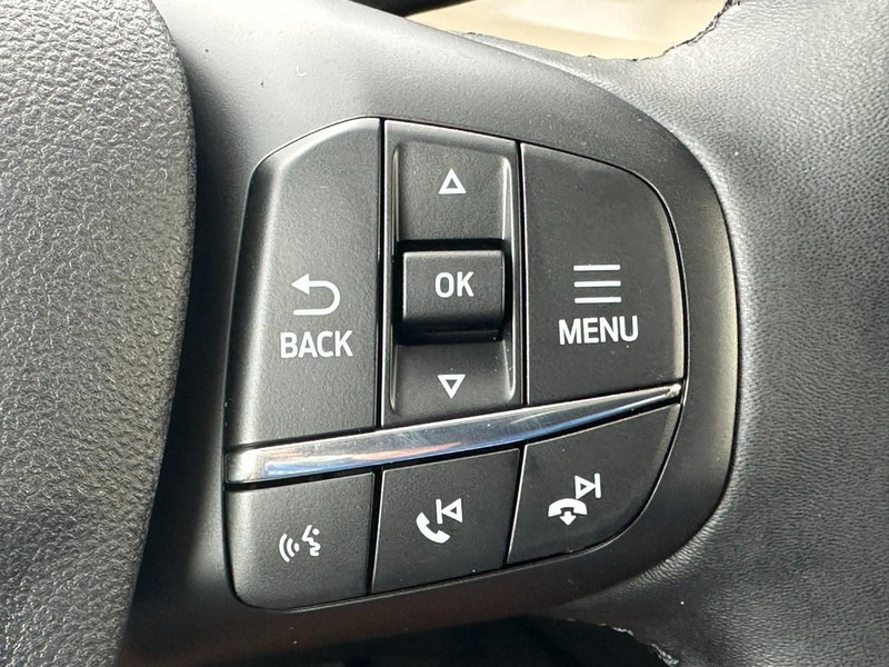 Ford Bronco Sport Vehicle Full-screen Gallery Image 12