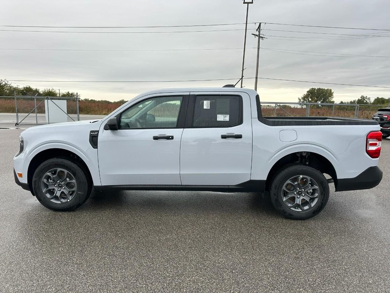 Ford Maverick Vehicle Full-screen Gallery Image 2