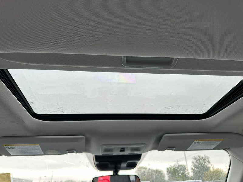 Ford Maverick Vehicle Full-screen Gallery Image 5