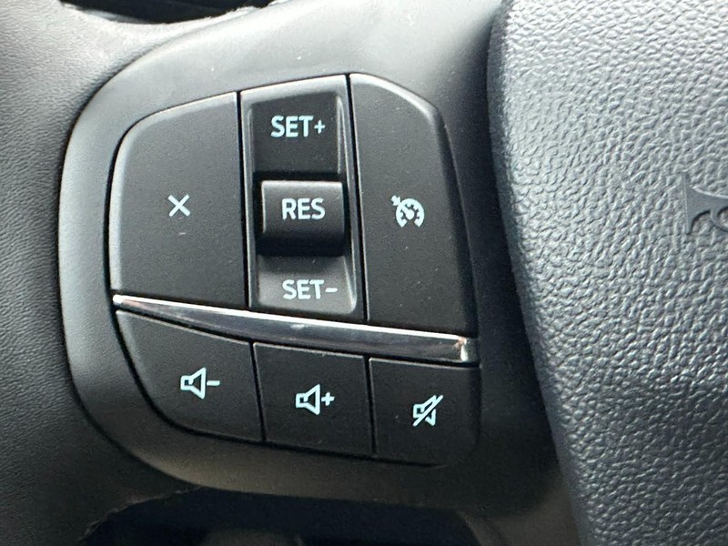 Ford Maverick Vehicle Full-screen Gallery Image 12