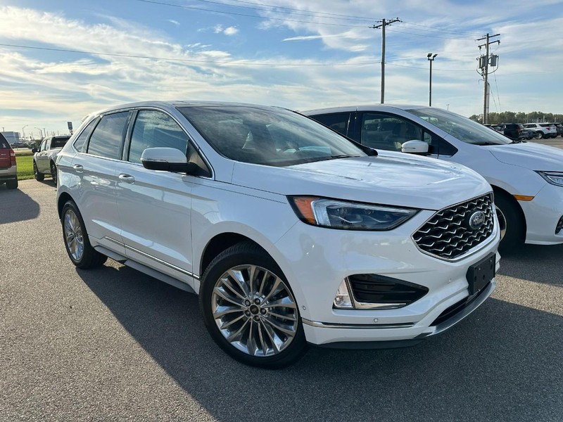 Ford Edge Vehicle Full-screen Gallery Image 2