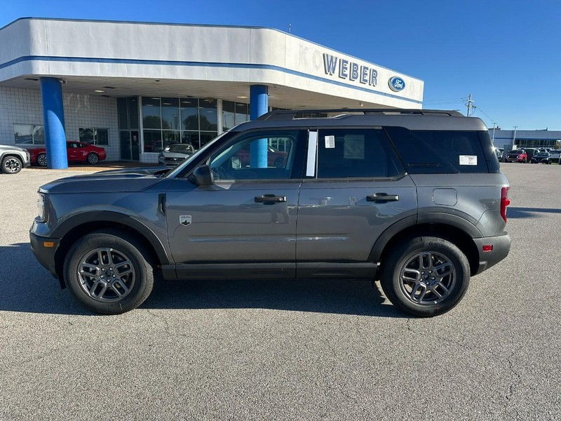 Ford Bronco Sport Vehicle Full-screen Gallery Image 2
