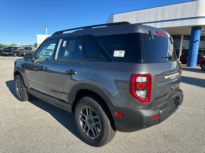 Ford Bronco Sport Vehicle Full-screen Gallery Image 3