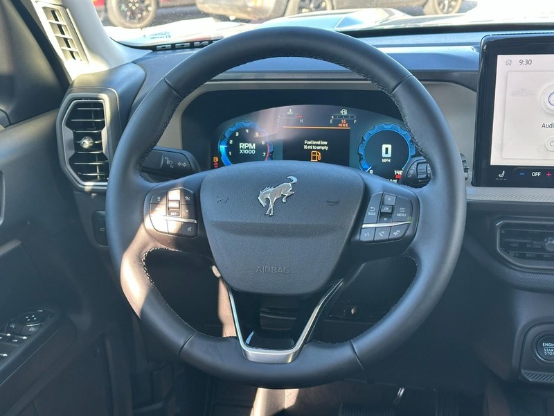 Ford Bronco Sport Vehicle Full-screen Gallery Image 6