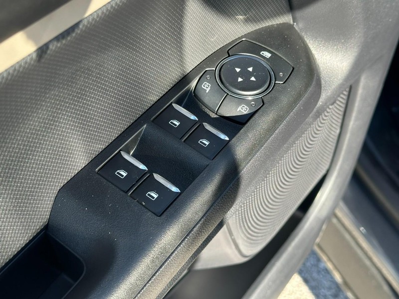 Ford Bronco Sport Vehicle Full-screen Gallery Image 9