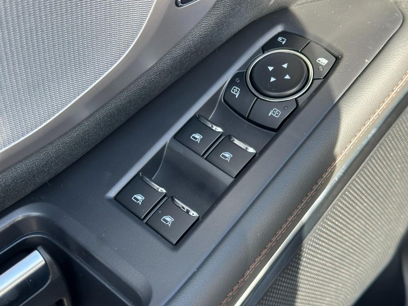 Ford Expedition Vehicle Full-screen Gallery Image 11