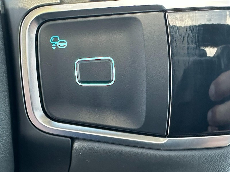 Ford Expedition Vehicle Full-screen Gallery Image 14