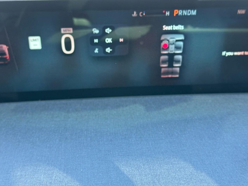 Ford Expedition Vehicle Full-screen Gallery Image 15