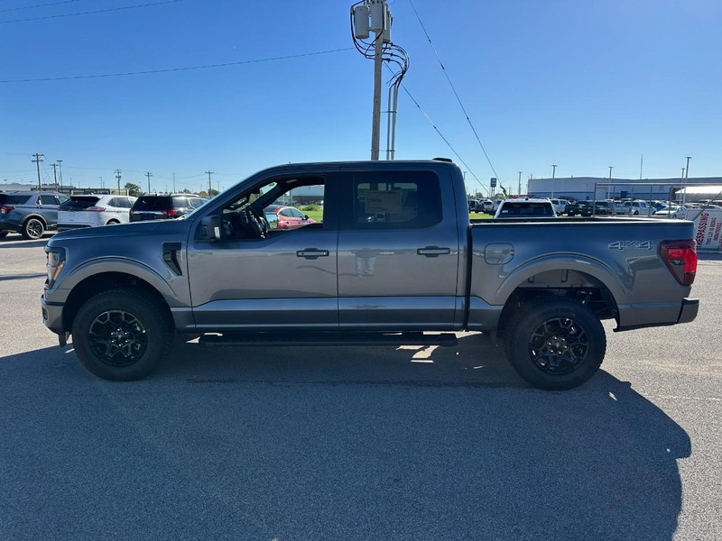 Ford F-150 Vehicle Full-screen Gallery Image 2