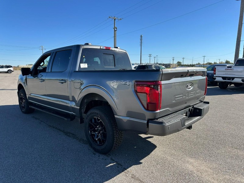 Ford F-150 Vehicle Full-screen Gallery Image 3