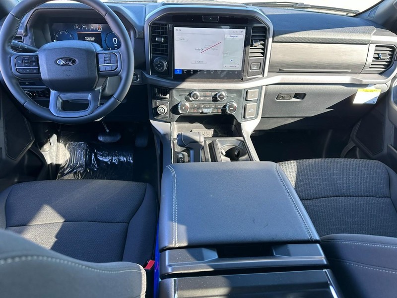 Ford F-150 Vehicle Full-screen Gallery Image 5