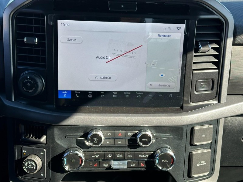 Ford F-150 Vehicle Full-screen Gallery Image 7