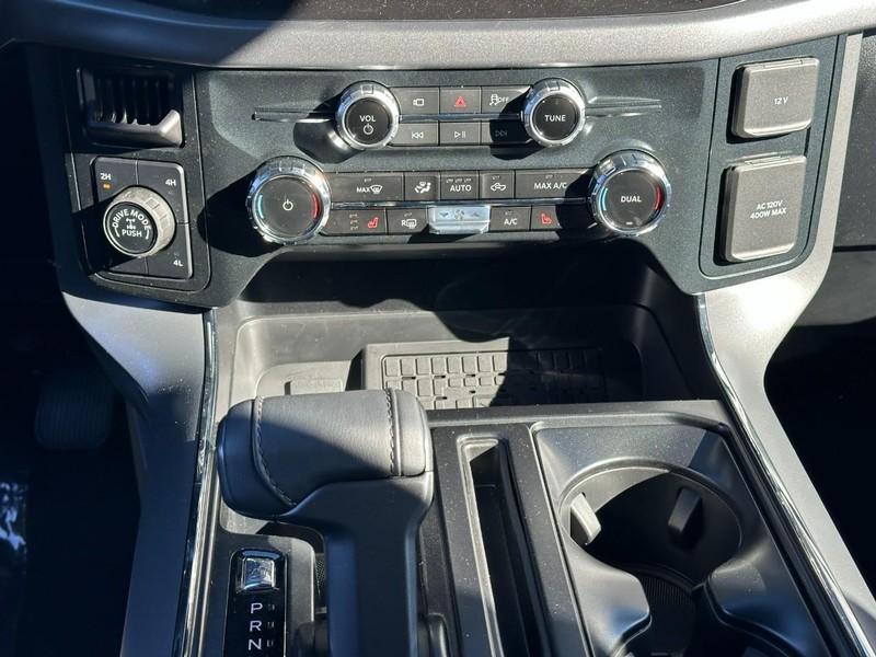 Ford F-150 Vehicle Full-screen Gallery Image 8