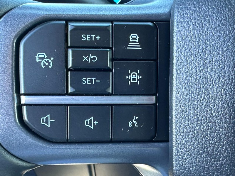 Ford F-150 Vehicle Full-screen Gallery Image 11