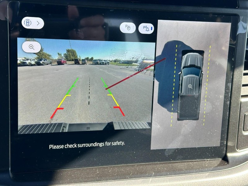 Ford F-150 Vehicle Full-screen Gallery Image 14