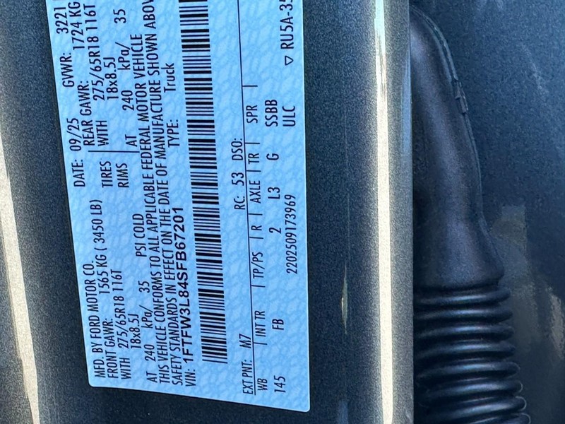 Ford F-150 Vehicle Full-screen Gallery Image 15