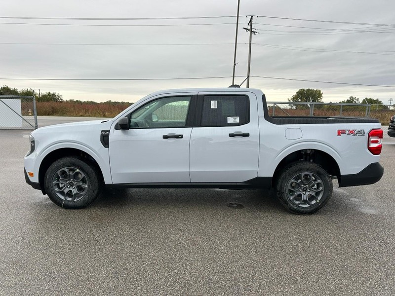 Ford Maverick Vehicle Full-screen Gallery Image 2