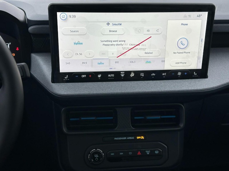 Ford Maverick Vehicle Full-screen Gallery Image 8