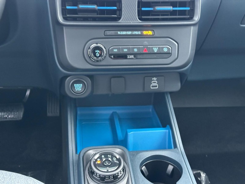 Ford Maverick Vehicle Full-screen Gallery Image 9