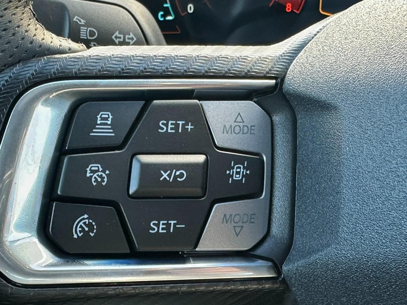 Ford Mustang Vehicle Full-screen Gallery Image 10