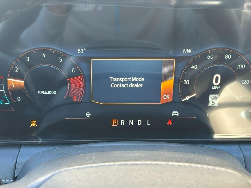 Ford Mustang Vehicle Full-screen Gallery Image 12