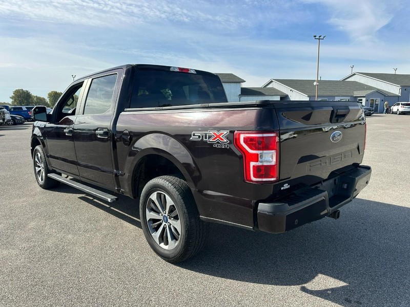 Ford F-150 Vehicle Full-screen Gallery Image 3