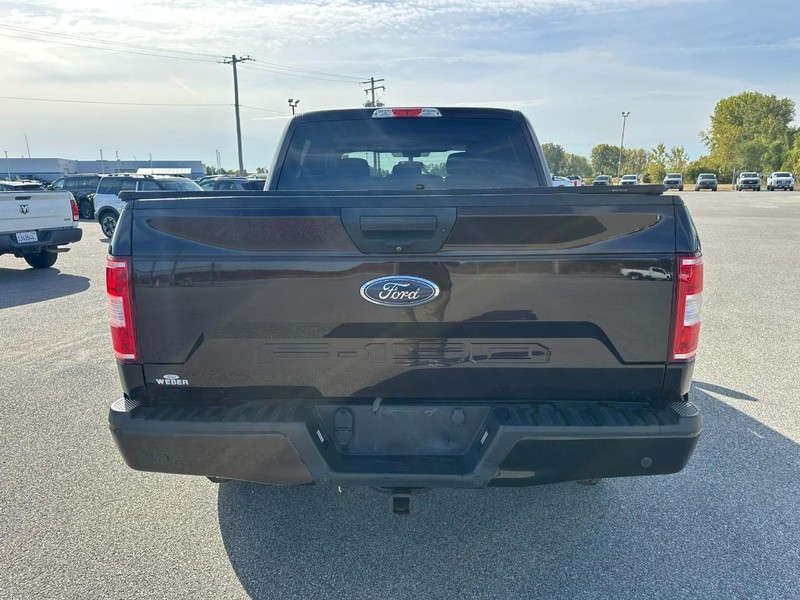 Ford F-150 Vehicle Full-screen Gallery Image 4
