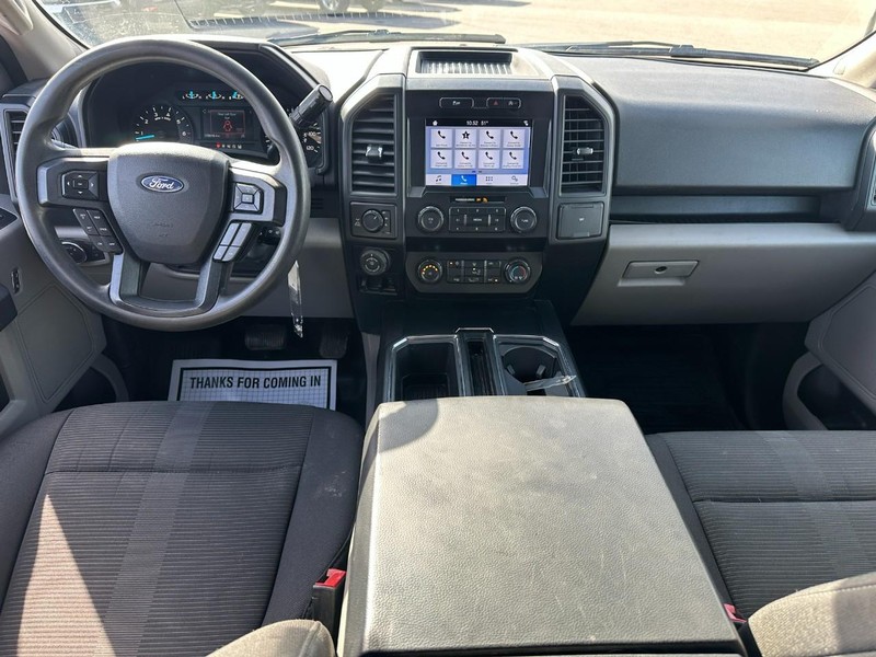 Ford F-150 Vehicle Full-screen Gallery Image 11