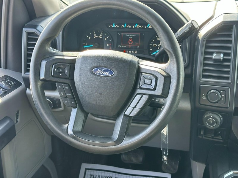 Ford F-150 Vehicle Full-screen Gallery Image 12
