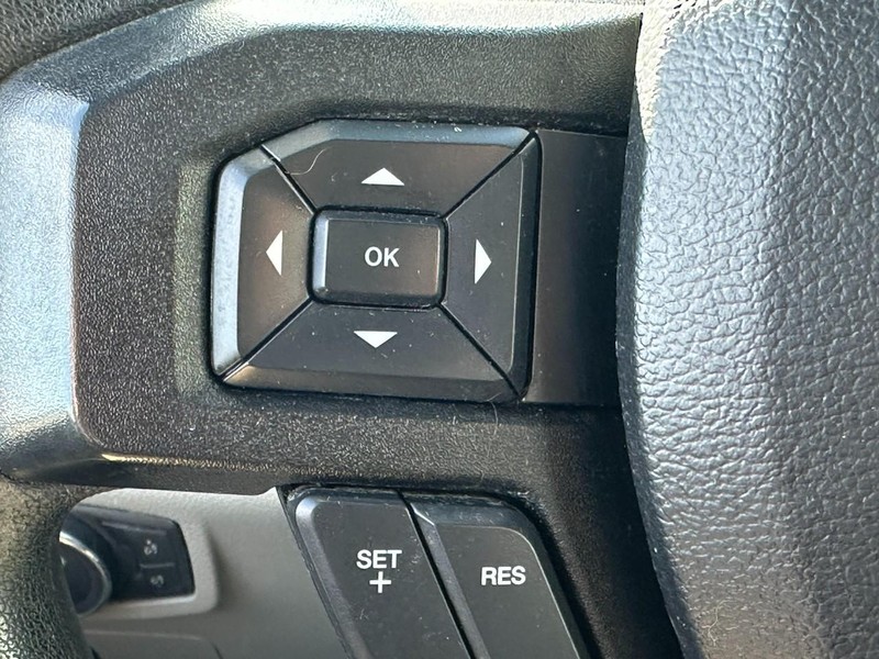 Ford F-150 Vehicle Full-screen Gallery Image 17