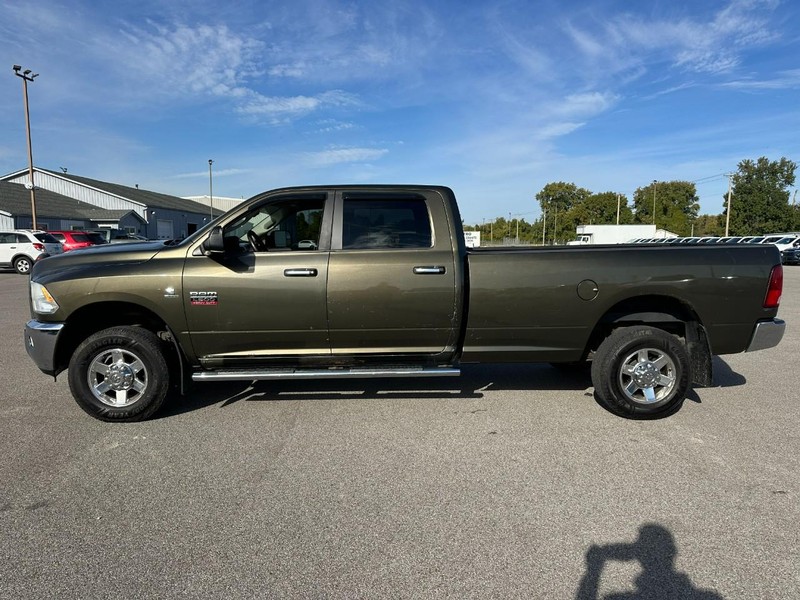 Ram 2500 Vehicle Full-screen Gallery Image 2