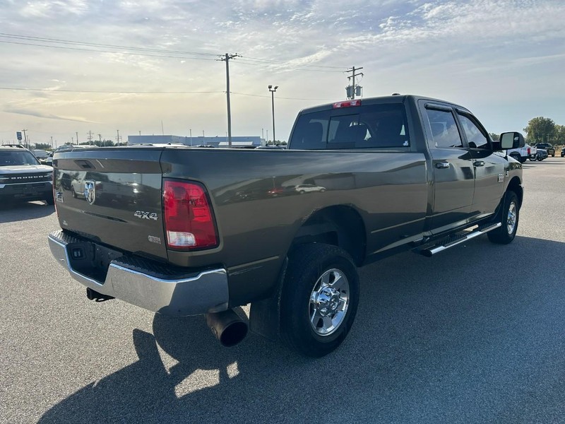 Ram 2500 Vehicle Full-screen Gallery Image 6