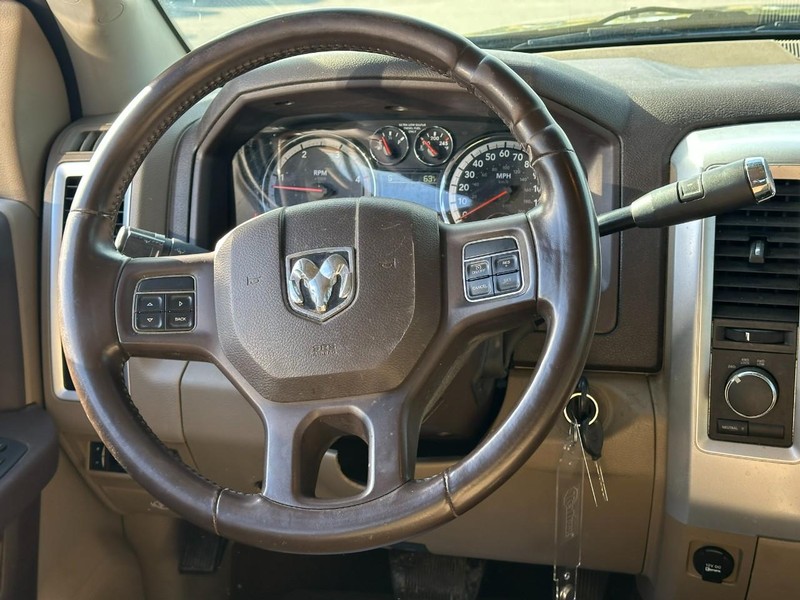 Ram 2500 Vehicle Full-screen Gallery Image 12