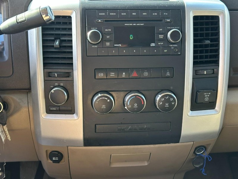 Ram 2500 Vehicle Full-screen Gallery Image 13
