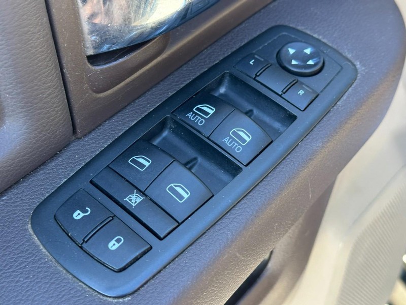 Ram 2500 Vehicle Full-screen Gallery Image 15