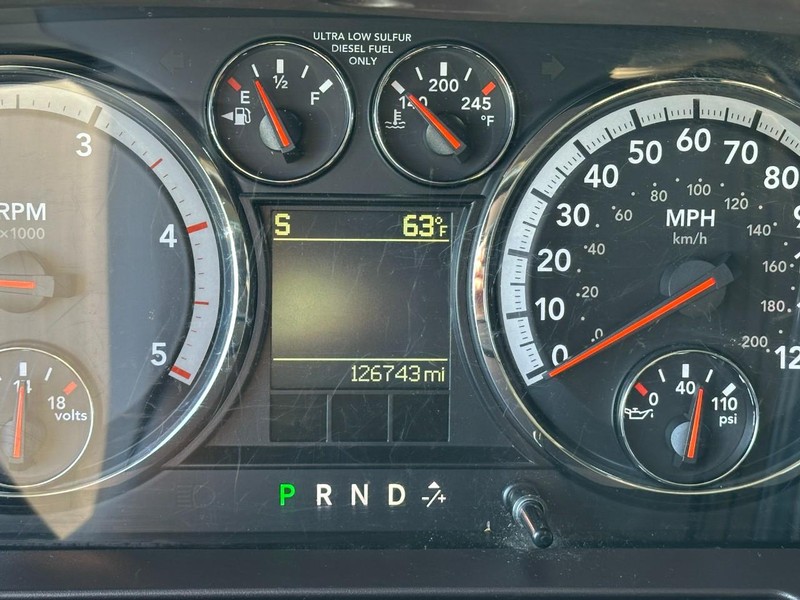 Ram 2500 Vehicle Full-screen Gallery Image 19