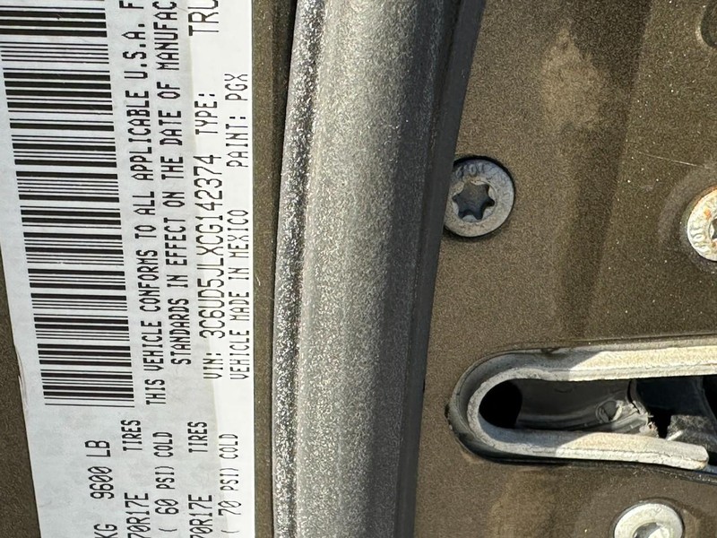 Ram 2500 Vehicle Full-screen Gallery Image 20