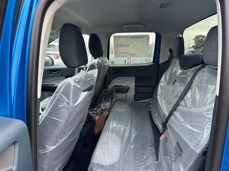 Ford Maverick Vehicle Full-screen Gallery Image 4