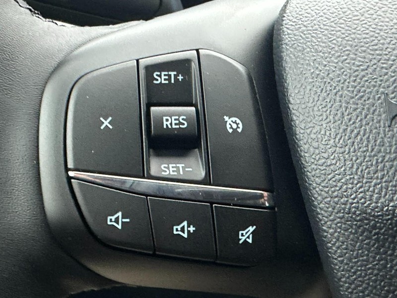 Ford Maverick Vehicle Full-screen Gallery Image 11