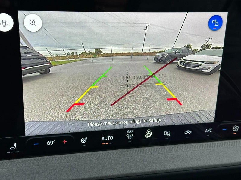 Ford Maverick Vehicle Full-screen Gallery Image 13